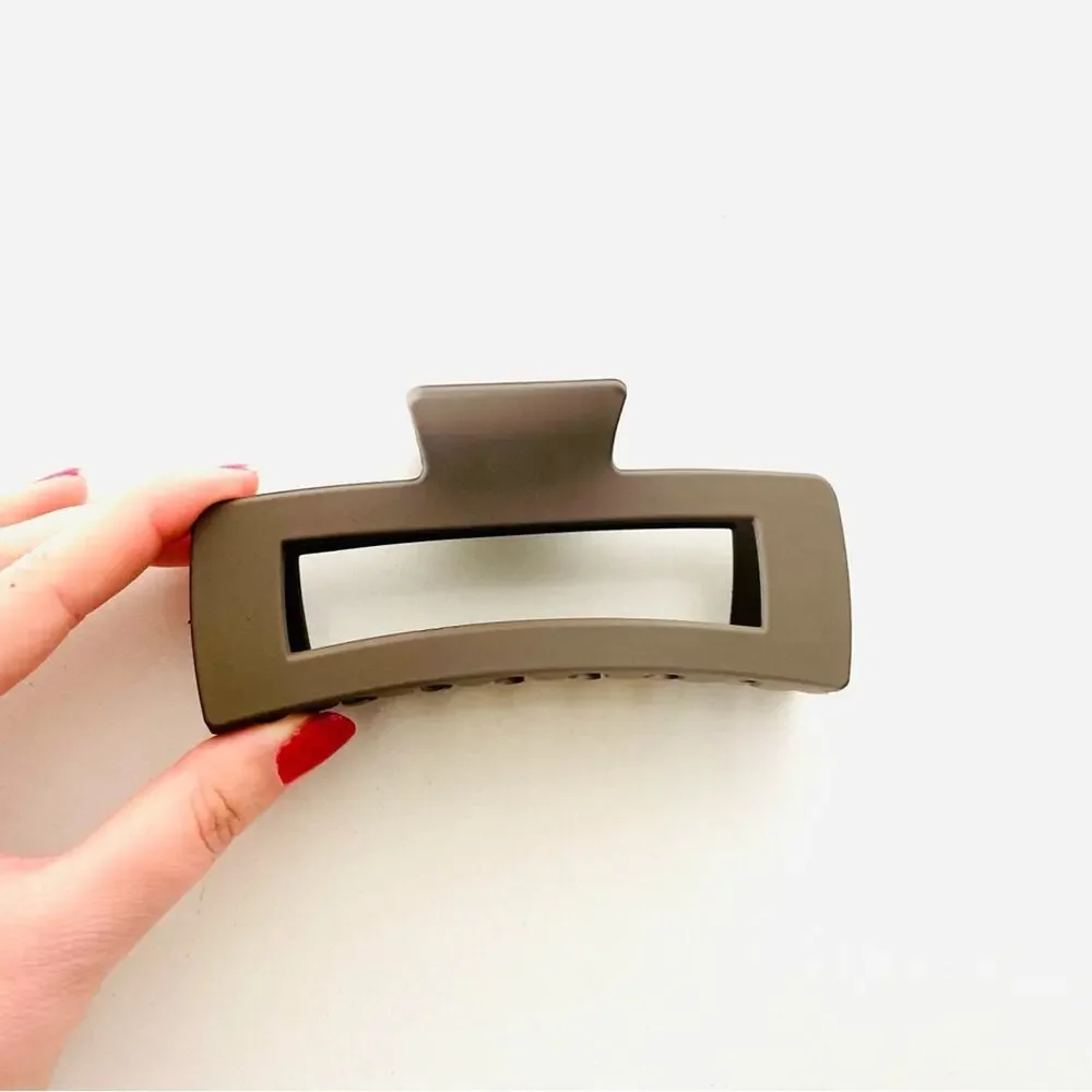 NEW ANTHROPOLOGIE Jumbo XL Rectangular Open Matte Plastic Hair Claw Clip Brown